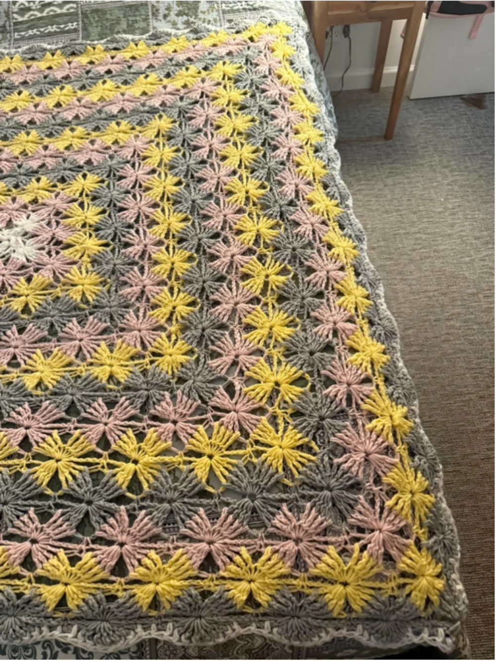 Handmade Crochet Afghan Throw Blanket 62x74 Pastel Floral Starburst Granny Cotta